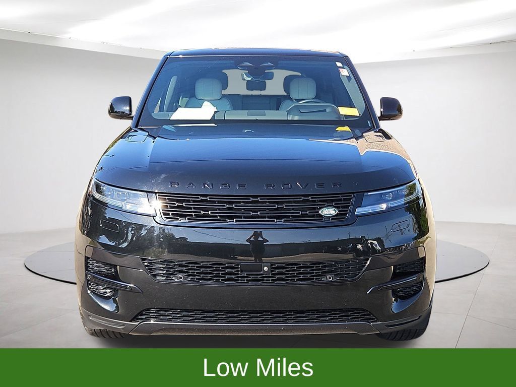 Used 2024 Land Rover Range Rover Sport SE AWD/4WD image 2