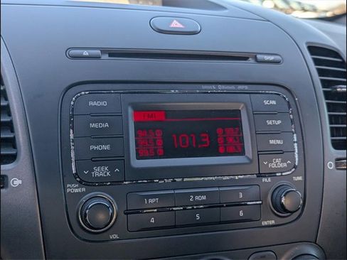 Used 2016 Kia Forte LX image 11