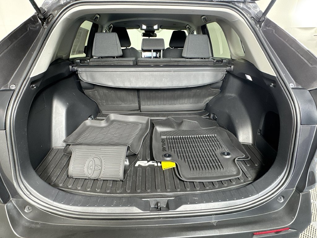 Used 2023 Toyota RAV4 LE AWD/4WD image 27