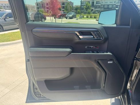Used 2024 GMC Sierra 1500 AT4 w/ Technology Package AWD/4WD image 10