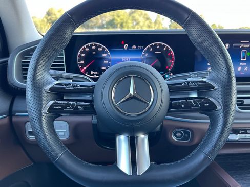 Used 2024 Mercedes-Benz GLS 450 4MATIC image 26