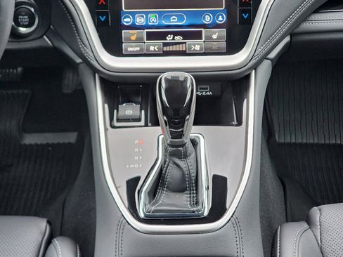 Certified 2025 Subaru Outback Limited image 18