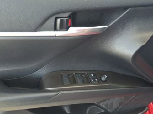Used 2023 Toyota Camry SE FWD image 12