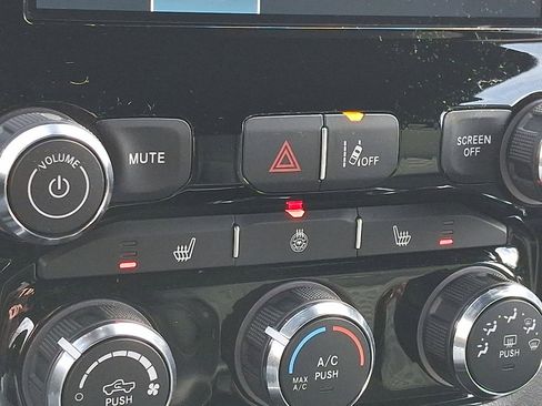 Certified 2025 RAM 1500 Big Horn image 19