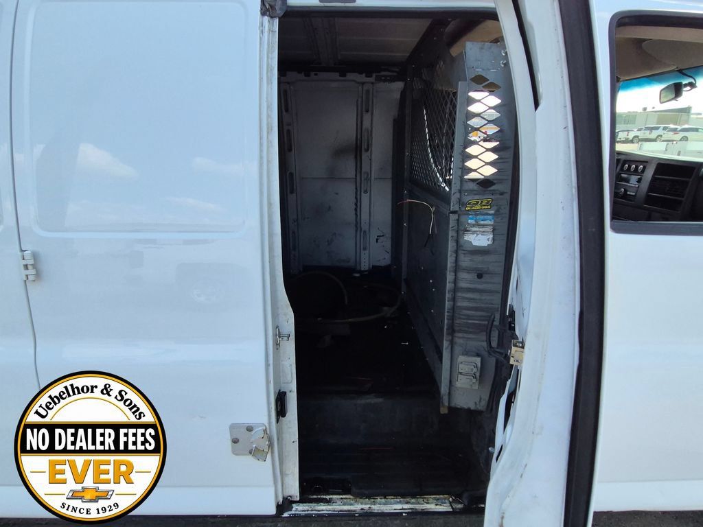 Used 2015 Chevrolet Express 3500 Extended RWD image 21
