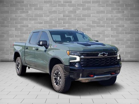 Used 2025 Chevrolet Silverado 1500 ZR2 AWD/4WD image 3