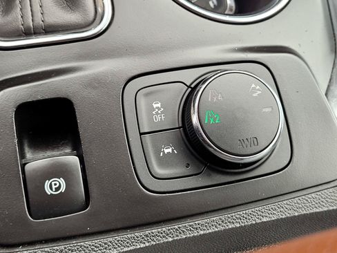 Used 2019 Chevrolet Traverse High Country AWD/4WD image 16