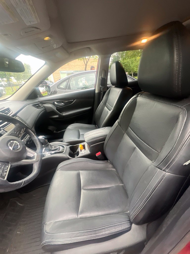 Used 2017 Nissan Rogue SL w/ SL Premium Package FWD image 9