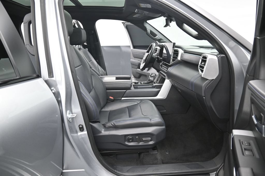Used 2025 Toyota Tundra Platinum AWD/4WD image 36
