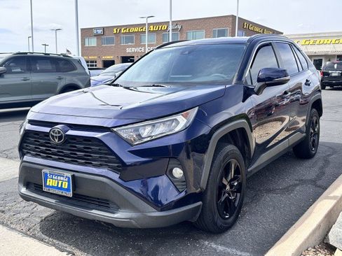 Used 2021 Toyota RAV4 XLE AWD/4WD image 7