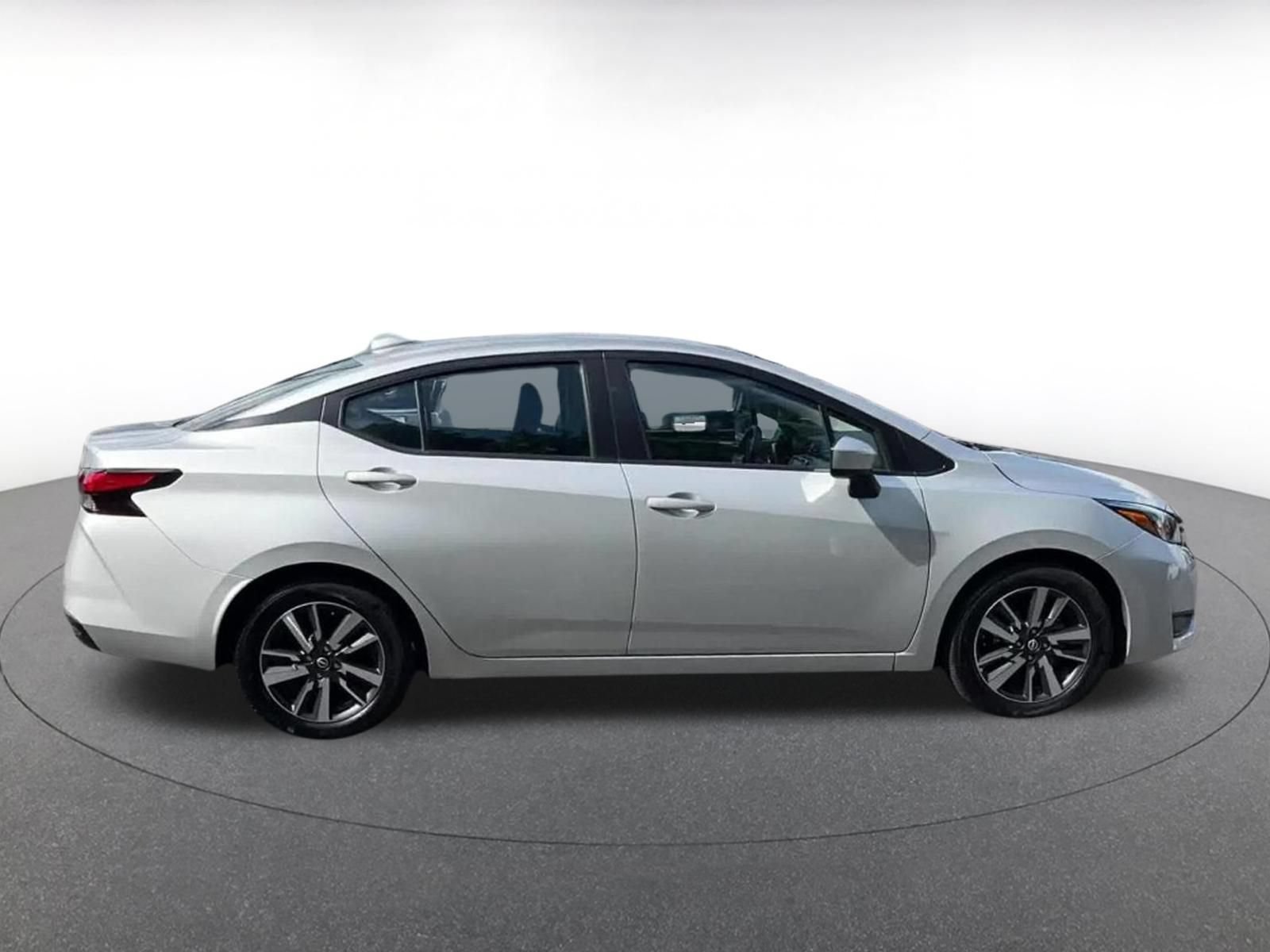 Used 2025 Nissan Versa SV FWD image 15