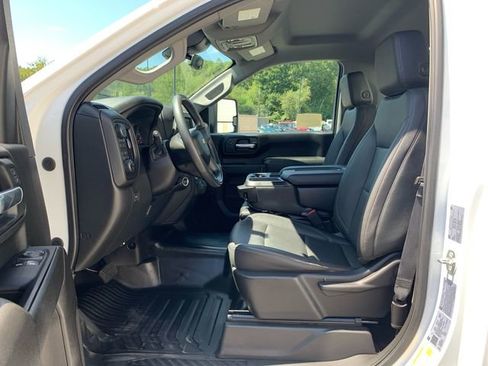 Certified 2024 Chevrolet Silverado 2500 W/T image 30