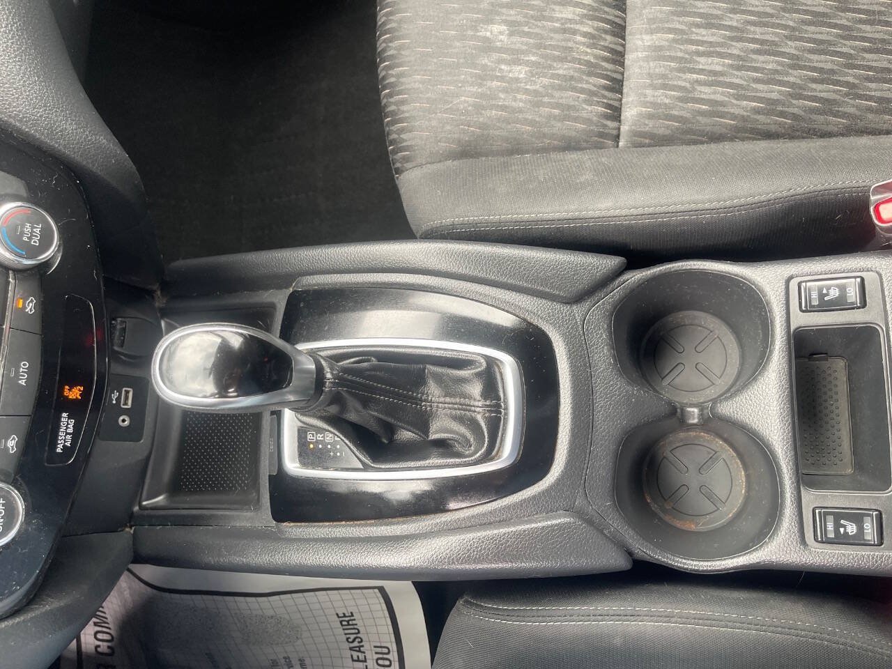 Used 2018 Nissan Rogue SV AWD/4WD image 18