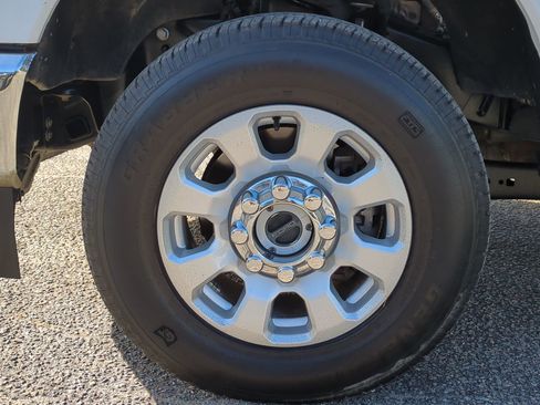 Used 2024 Ford F250 XLT image 11