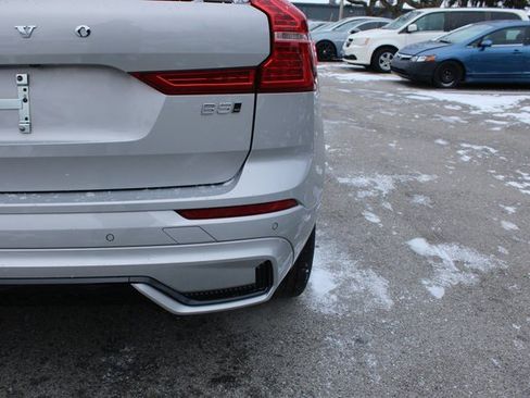 Used 2025 Volvo XC60 B5 Plus image 41