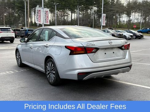 Used 2023 Nissan Altima 2.5 SV FWD image 6