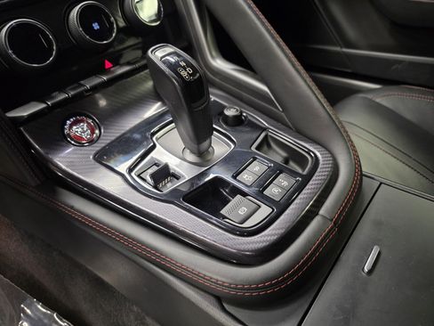 Used 2016 Jaguar F-TYPE R image 26
