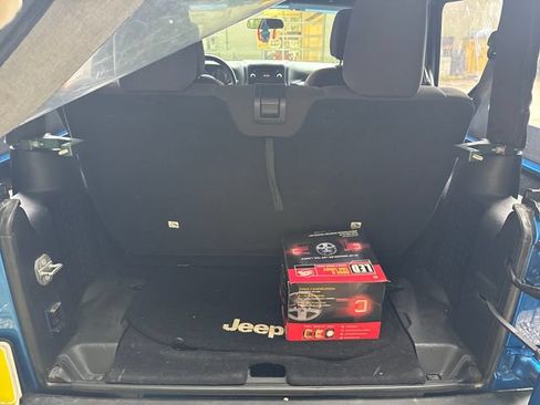 Used 2015 Jeep Wrangler Sport w/ Quick Order Package 23S AWD/4WD image 12