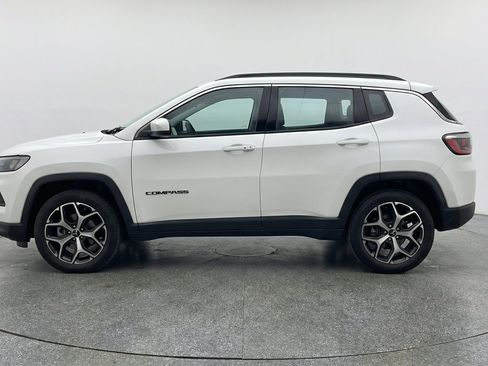 Used 2025 Jeep Compass Limited AWD/4WD image 5
