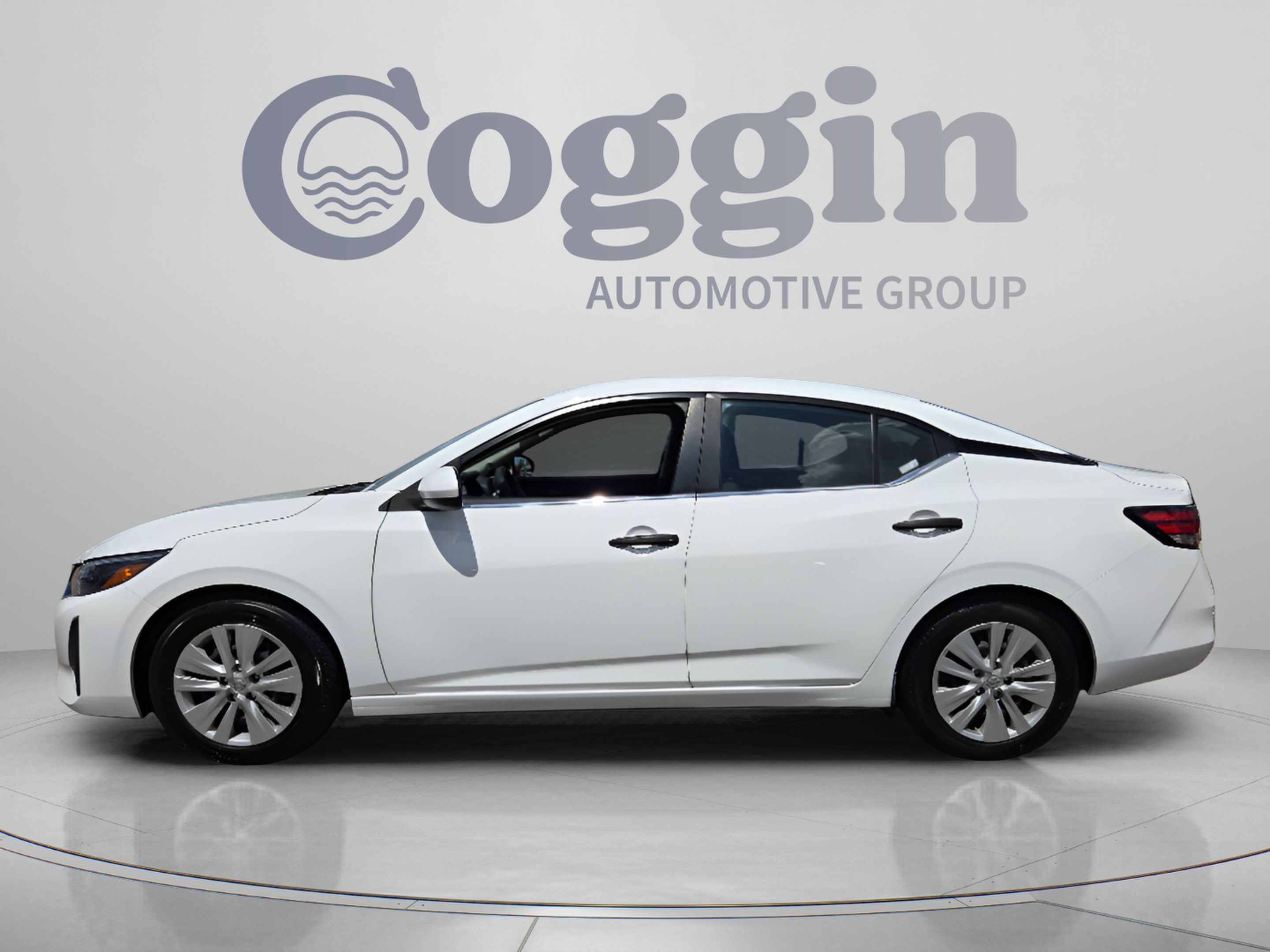 Used 2025 Nissan Sentra S FWD image 2