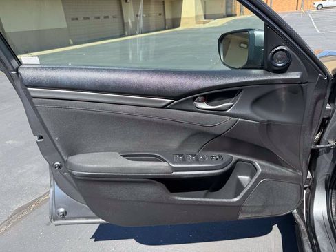 Used 2018 Honda Civic EX image 12