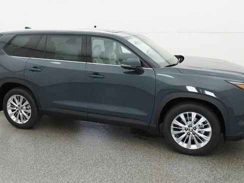 New 2026 Toyota Grand Highlander Platinum image 12