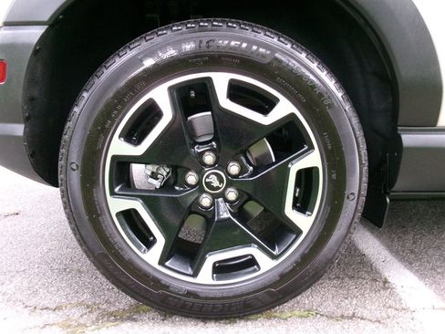 Used 2024 Ford Bronco Sport Outer Banks w/ Tech Package AWD/4WD image 39