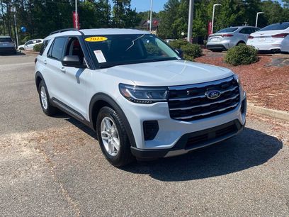 Used 2025 Ford Explorer Active