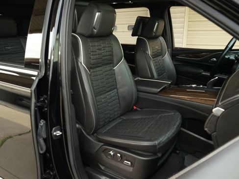 Used 2021 Cadillac Escalade Premium Luxury Platinum AWD/4WD image 11