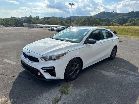 Used 2020 Kia Forte LXS FWD image 4