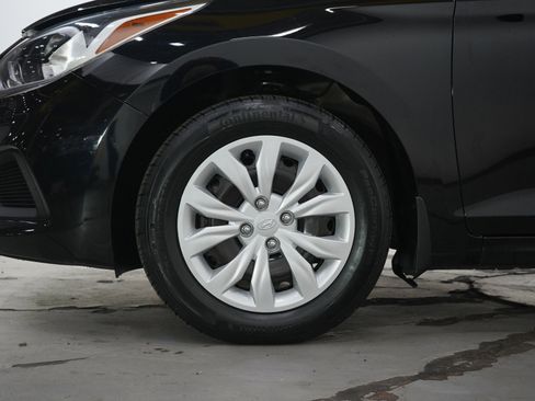 Used 2019 Hyundai Accent SE FWD image 28