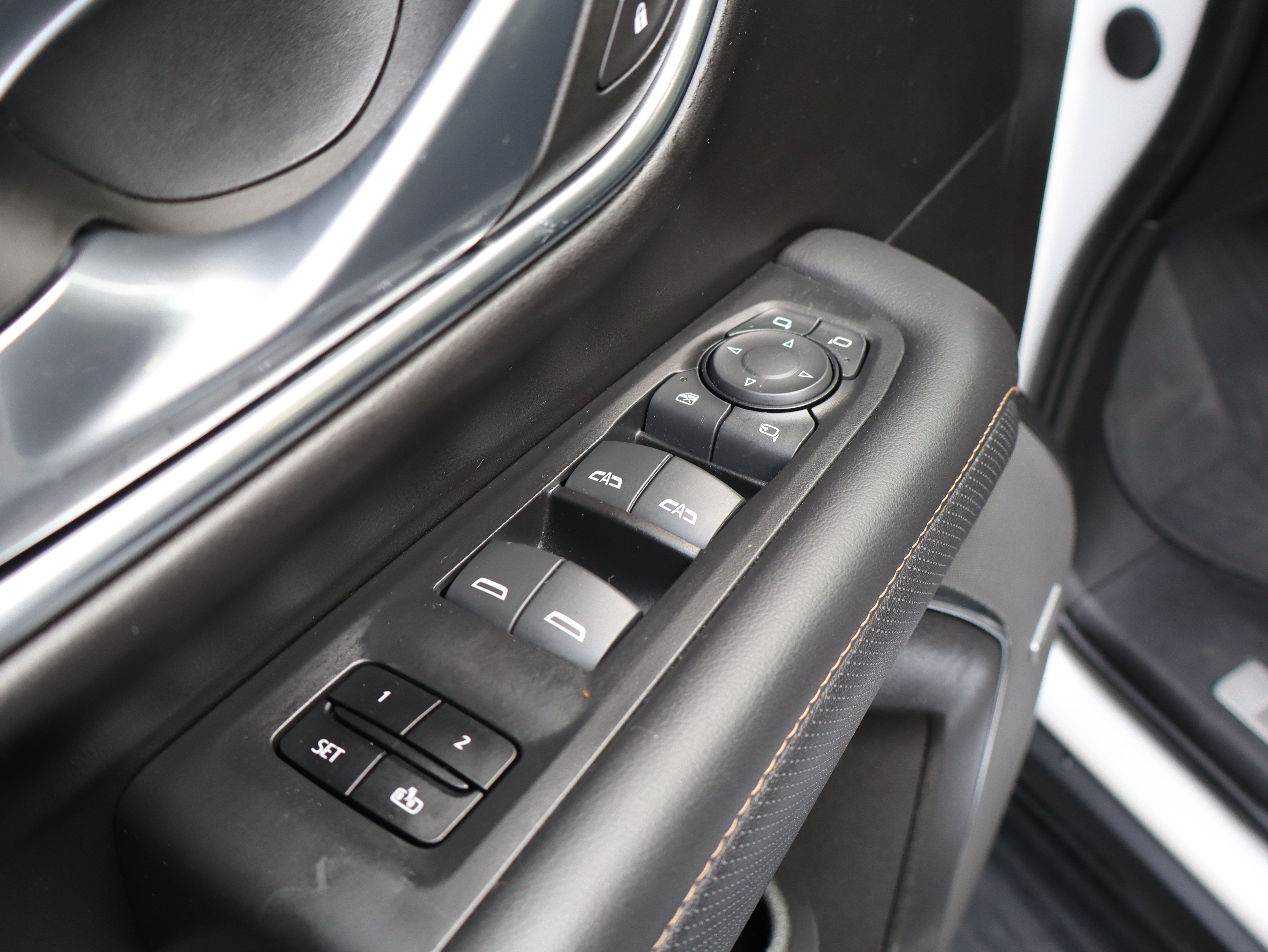 Used 2024 GMC Yukon AT4 w/ Technology Package AWD/4WD image 21