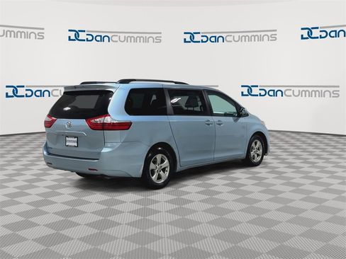 Used 2016 Toyota Sienna LE image 8