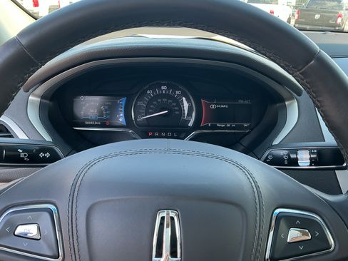 Used 2018 Lincoln MKZ Premiere image 21