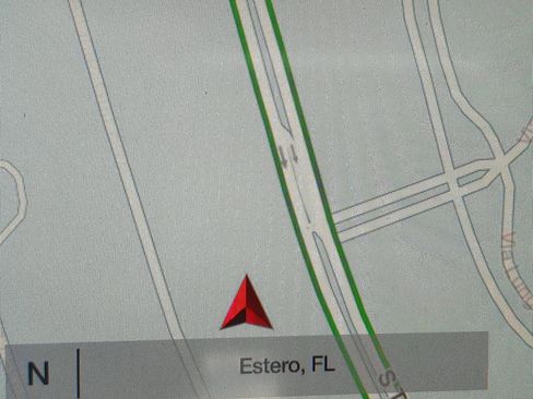 Used 2018 Ford Explorer XLT w/ Equipment Group 202A image 21