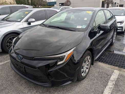 Certified 2024 Toyota Corolla LE image 2