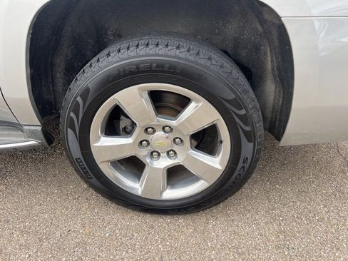 Used 2015 Chevrolet Suburban LTZ image 5