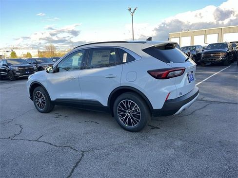 New 2026 Ford Escape SE image 6