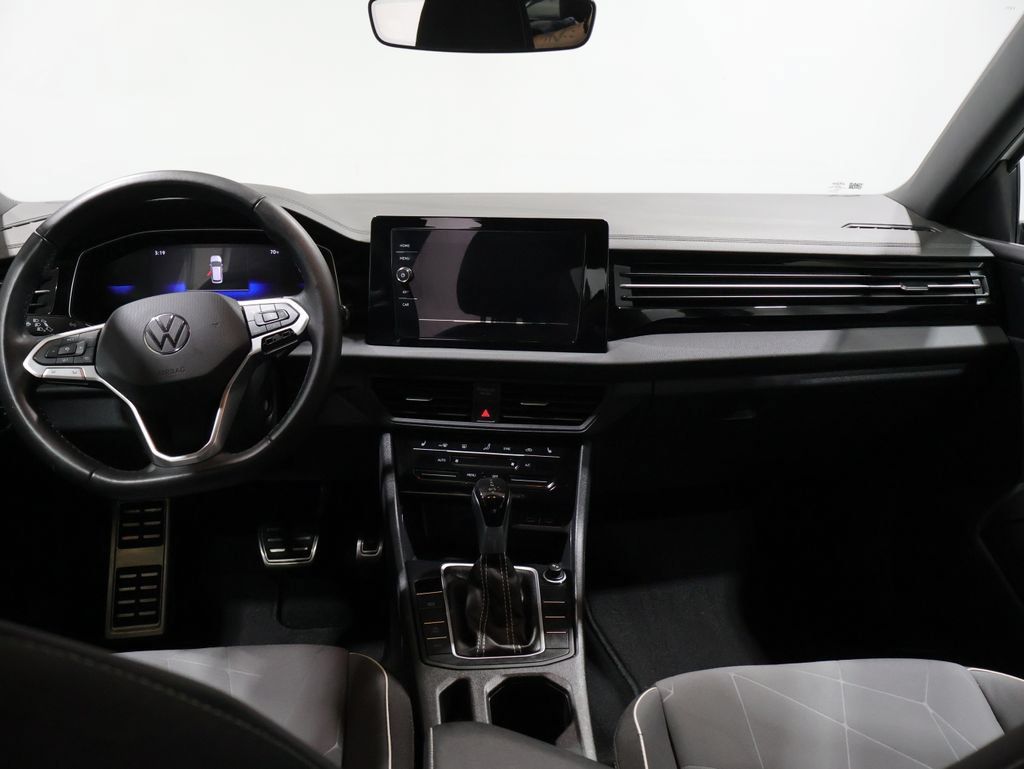 Used 2025 Volkswagen Jetta Sport FWD image 16