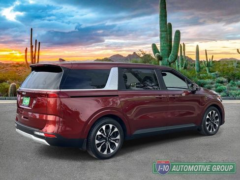 Used 2022 Kia Carnival EX FWD image 3
