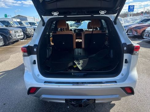 Used 2021 Toyota Highlander Platinum image 7