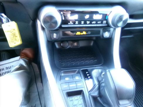 Used 2025 Toyota RAV4 LE image 27