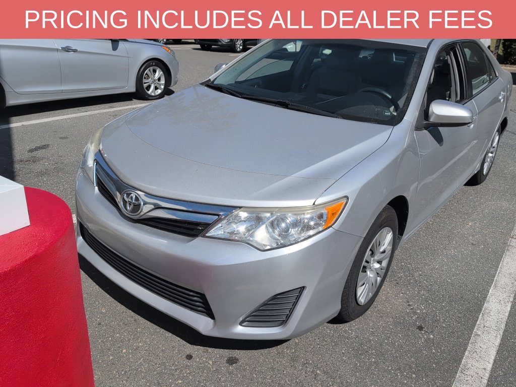 Used 2014 Toyota Camry LE FWD image 9