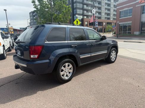Used 2009 Jeep Grand Cherokee Limited w/ Trailer Tow Group IV AWD/4WD image 4