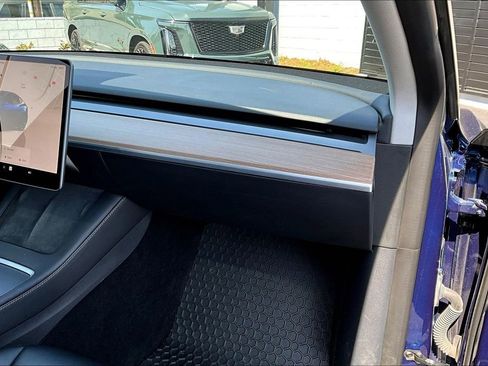 Used 2023 Tesla Model Y Long Range image 17