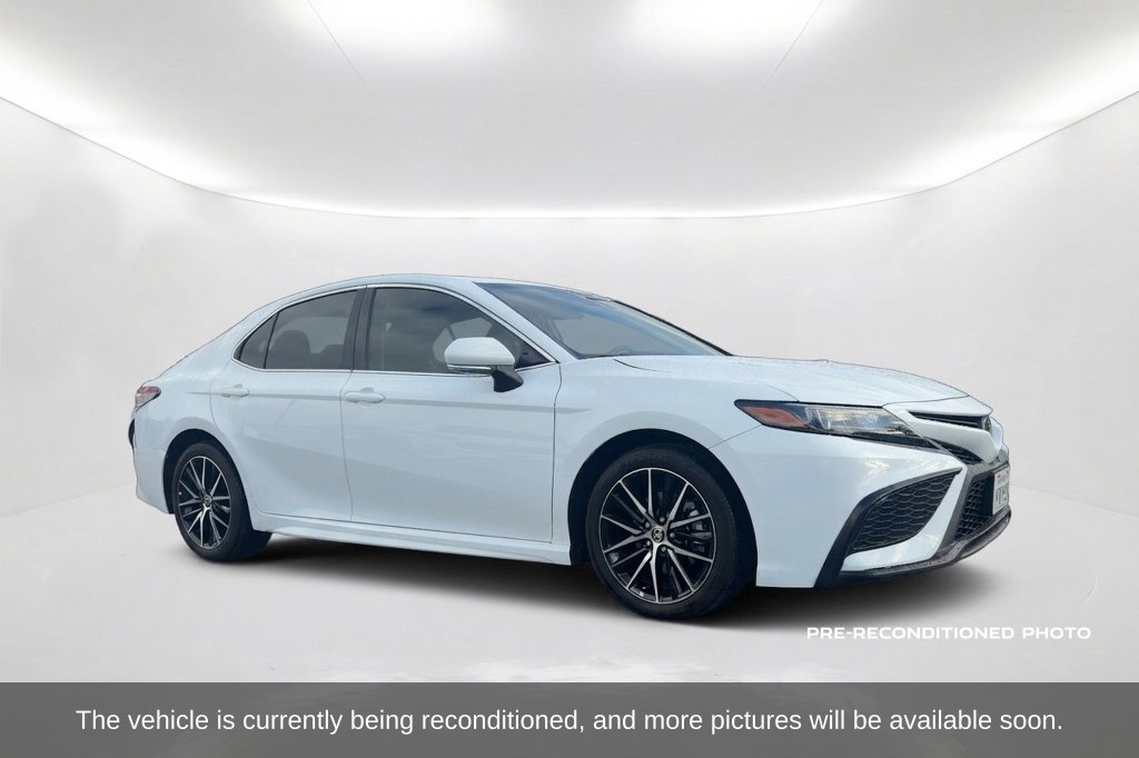 Used 2023 Toyota Camry SE FWD image 3