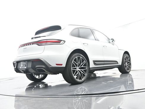 Certified 2025 Porsche Macan AWD/4WD image 52