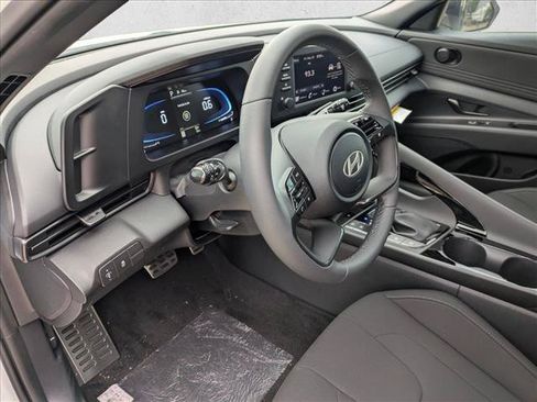 New 2026 Hyundai Elantra SEL Sport FWD image 3
