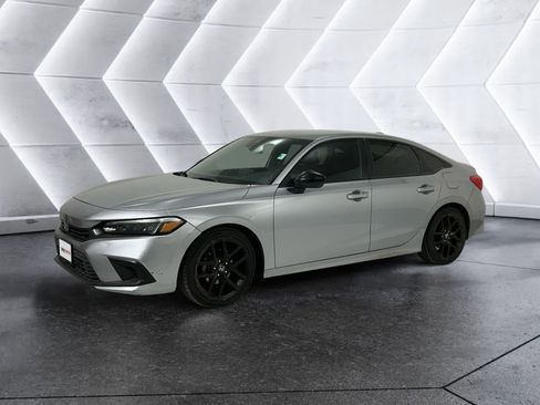 Used 2023 Honda Civic Sport image 3