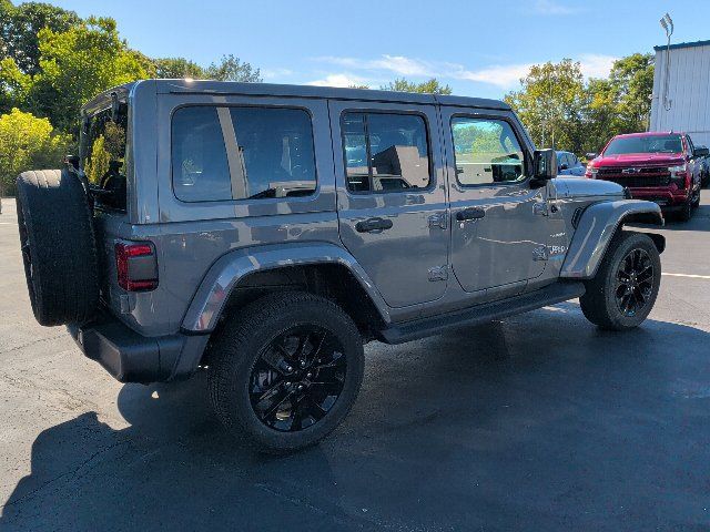 Used 2022 Jeep Wrangler Unlimited Sahara w/ Cold Weather Group AWD/4WD image 3